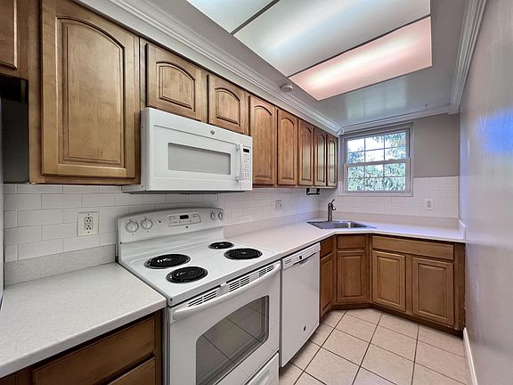 3rd image of 2904 Willston Pl APT 302