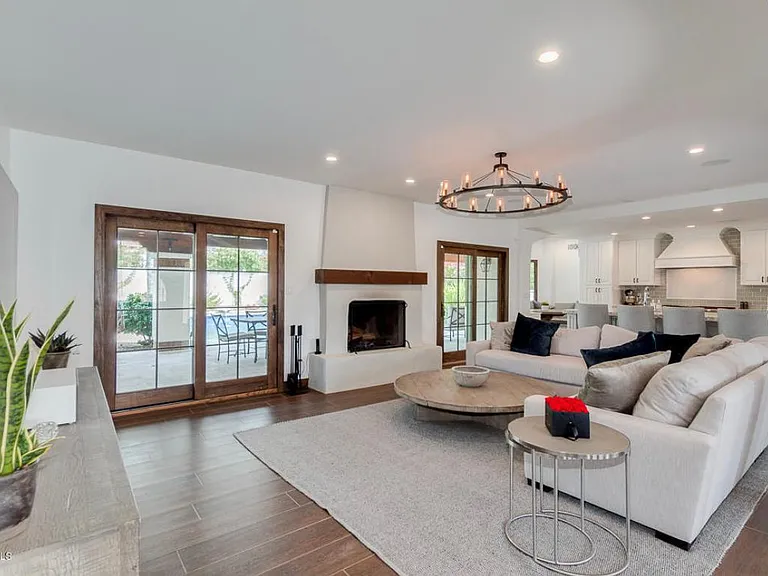 9402 E La Posada Cir — Photo 2