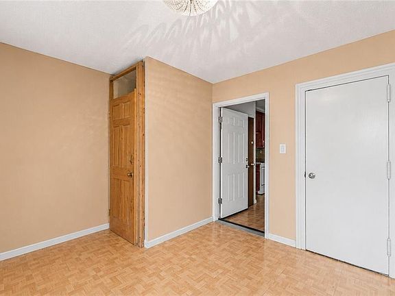 4th image of 1214 E 49th St