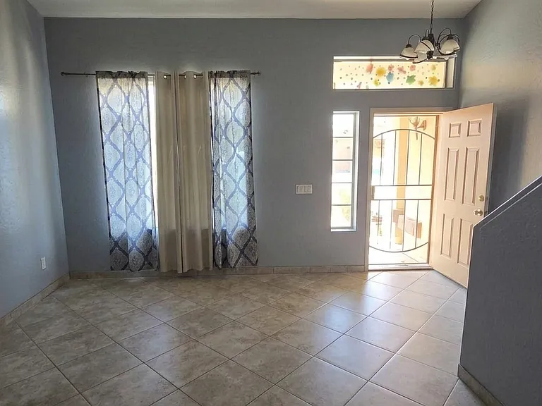 6338 W Watkins St — Photo 5
