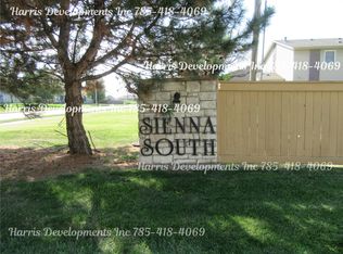 909 W 17th St, Ottawa, KS 66067