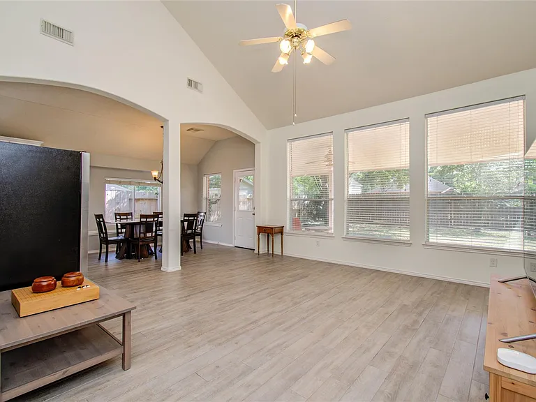 20211 Black Canyon Dr — Photo 6