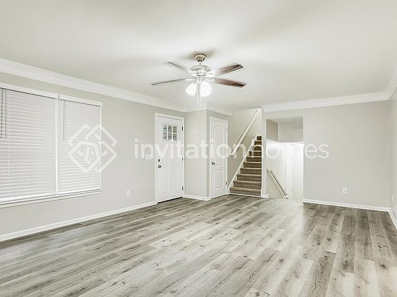 3rd image of 1362 Willowbrook Dr SW
