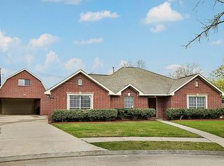 301 Torrey Ct, League City, TX 77573