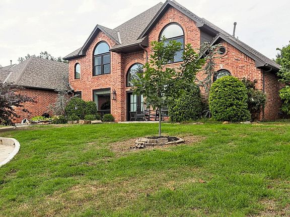 3rd image of 2601 Stratton Dr