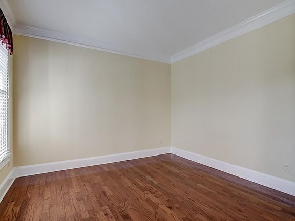 5th image of 3441 Fox Hollow Dr