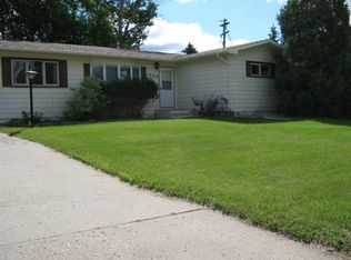 1900 8th St NW, Minot, ND 58703