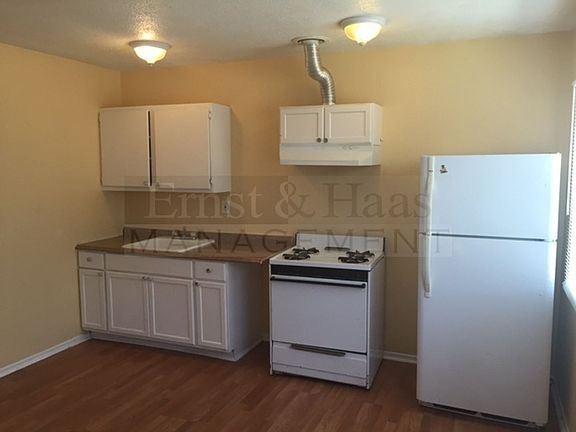 2nd image of 13812 Avalon Blvd APT D