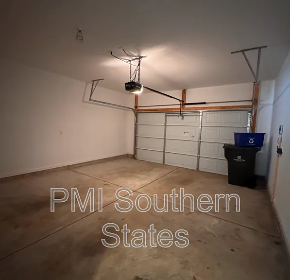 320 Alameda Ln — Photo 13