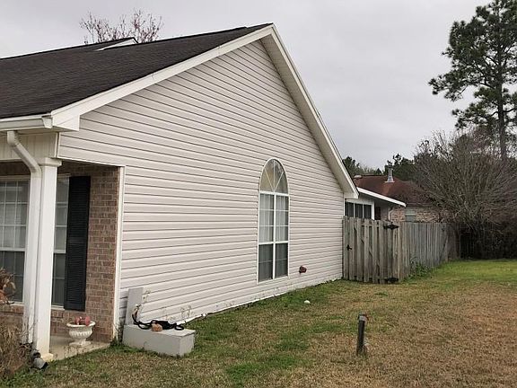 3rd image of 18086 Lake Vista Dr