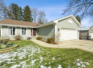 630 Addison St, Elgin, IL 60120