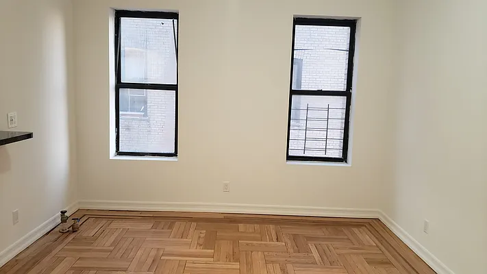 Rented by Max & Associates Realty Corp | media 2