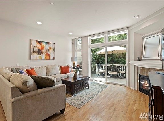 4th image of 225 5th Pl S