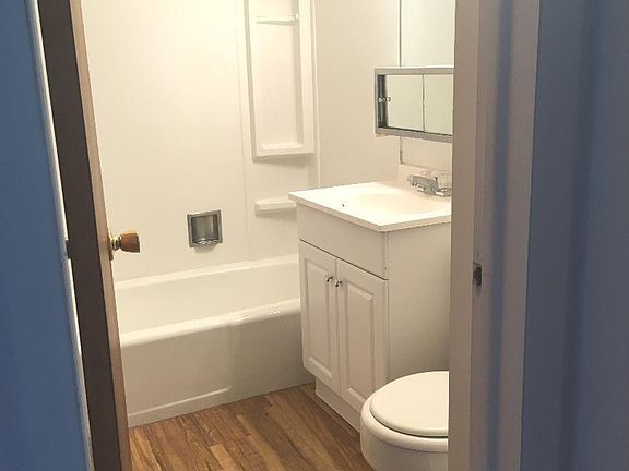5th image of 1503 E Baker St