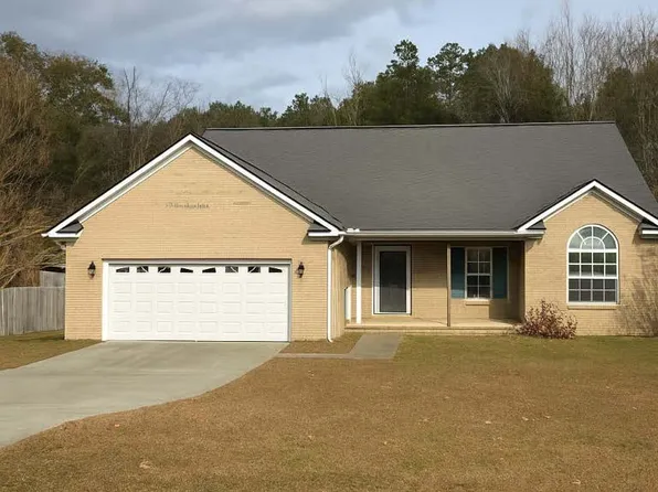 180 Briar Haven Ct, Raeford, NC 28376