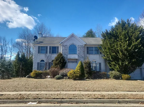 14 Pavlocak Ct, Edison, NJ 08820