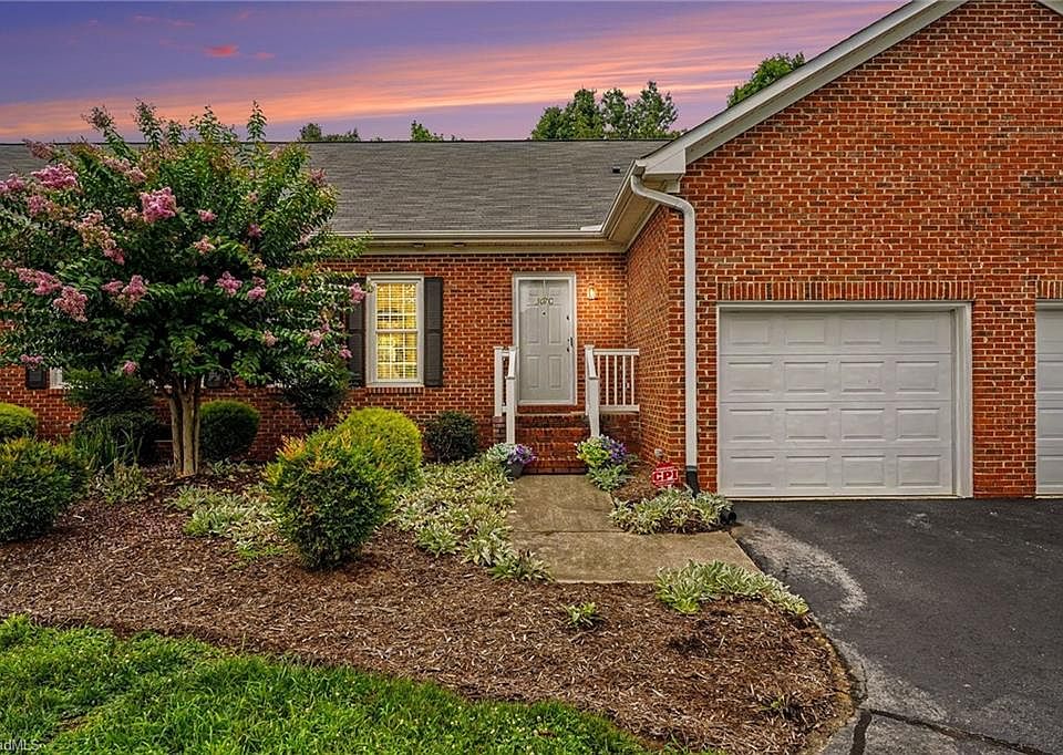 1st image of 307 Oleander Dr APT C