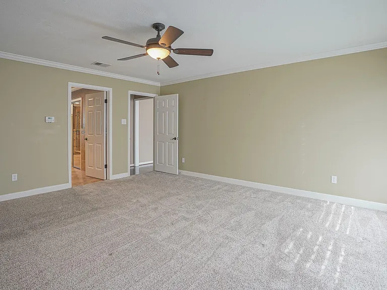 2108 Lakeway Dr — Photo 31