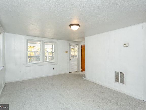 5th image of 7920 Deer Field Dr