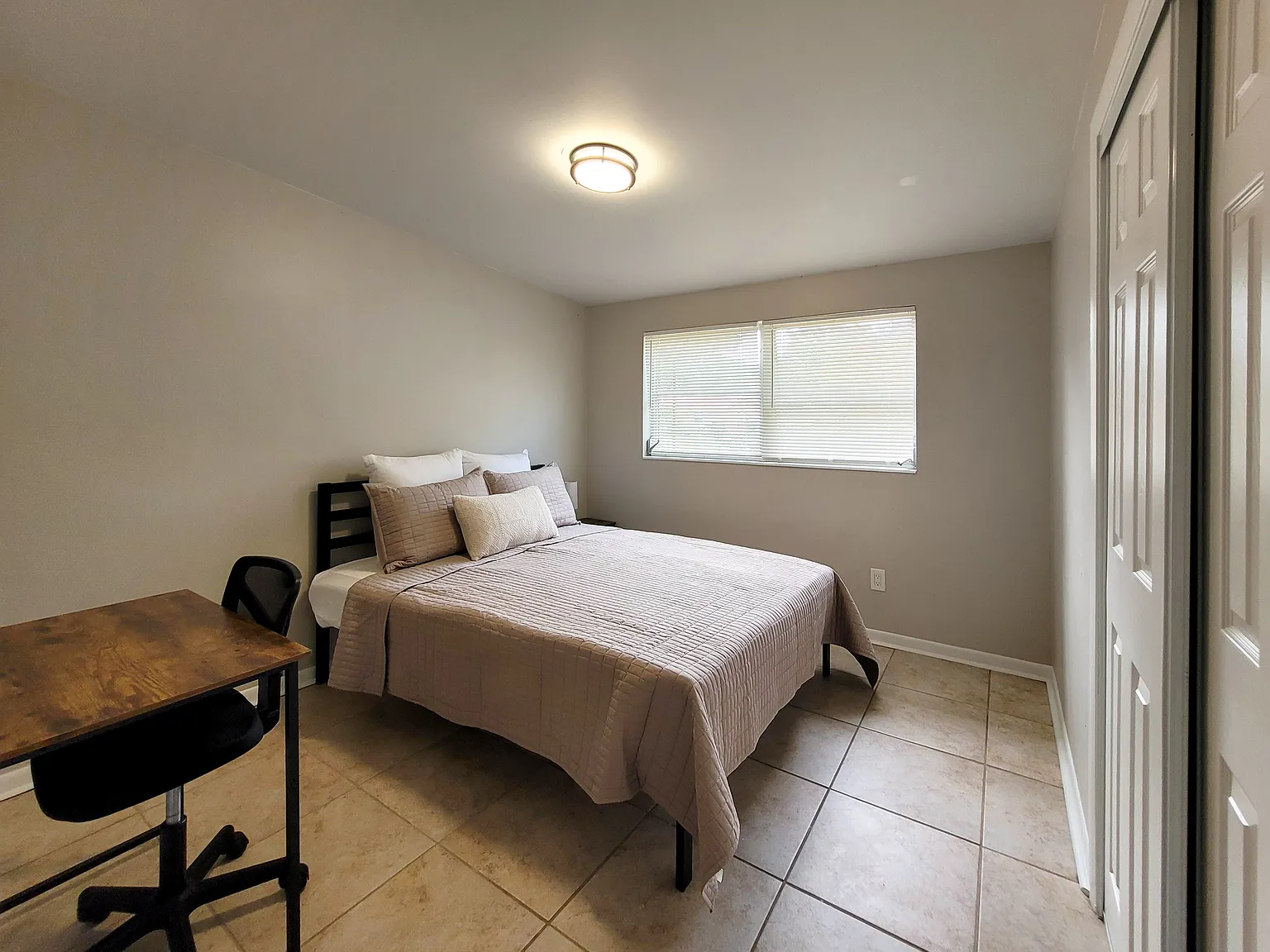 4 bed, 2.0 bath, 1484 sqft, $797 — Photo 1