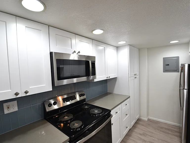 4440 Laguna Pl - Meadows Apartments — Photo 19