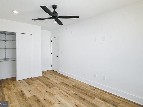4th image of 640 Moore St Unit 401