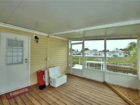 5th image of 343 1st Ave N