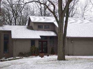 10161 S Loma Cir, Grosse Ile, MI 48138