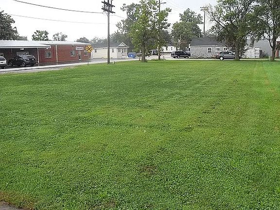 5th image of 710 E Division St