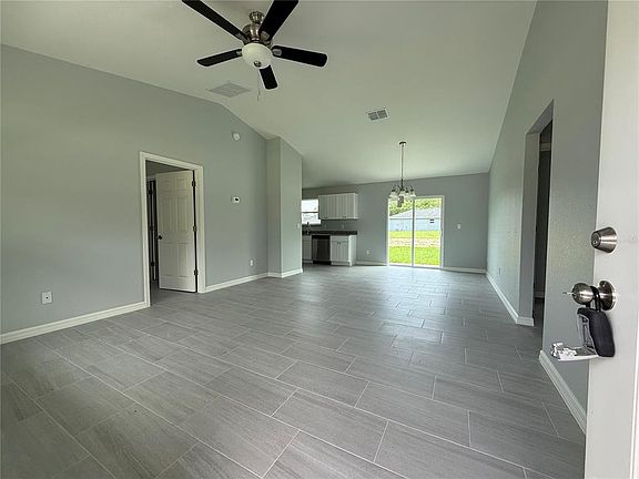 5th image of 15022 SW 25th Pl