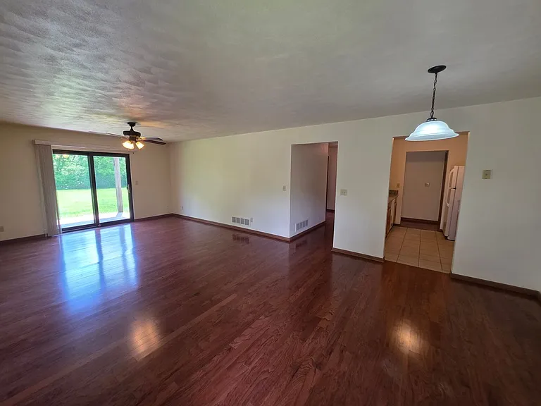 6315 Garrett Ln — Photo 48