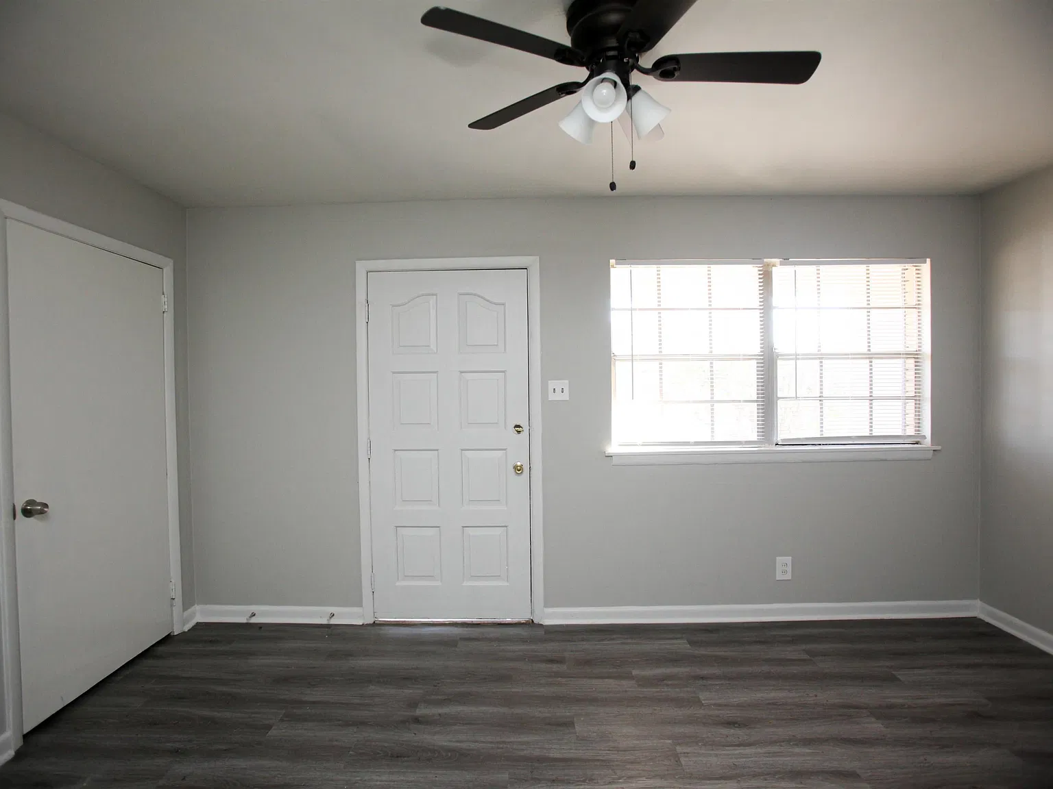 4 bed, 1.5 bath, 1171 sqft, $1,350 — Photo 2