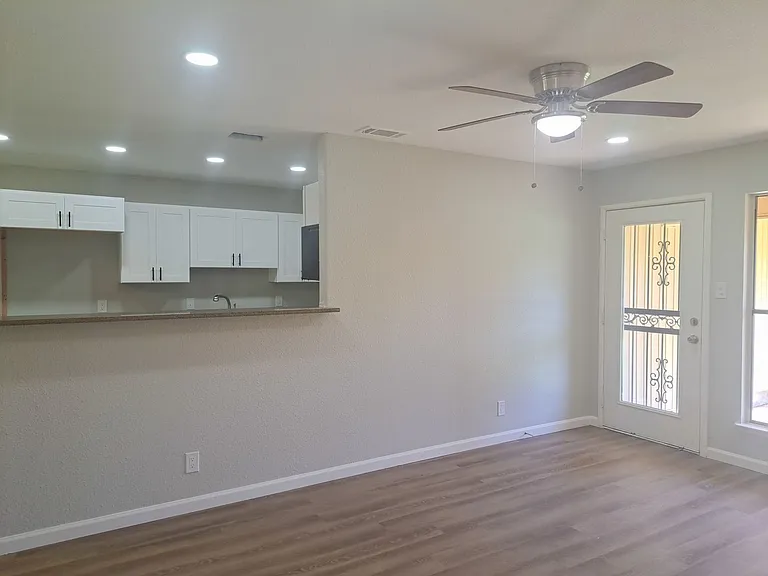 59082 Harvard St N — Photo 3