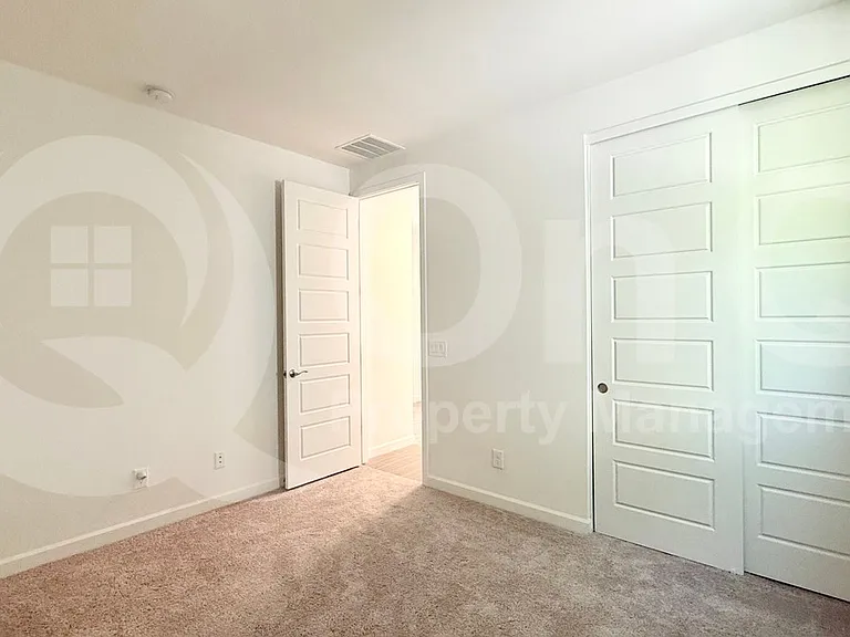 11225 E Ulysses Ave — Photo 16