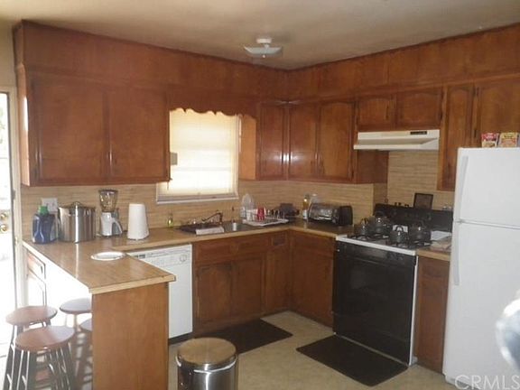 3rd image of 7166 Fairfax Dr