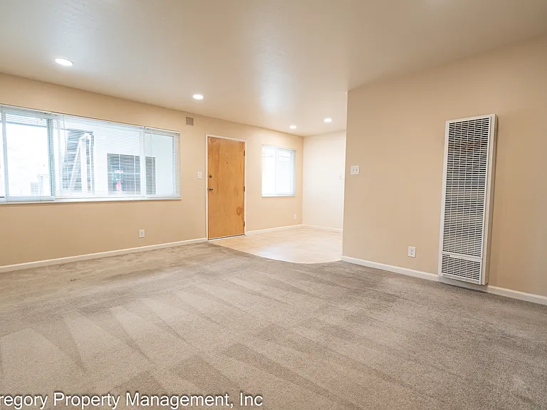 1815 Central Ave #202 — Photo 6