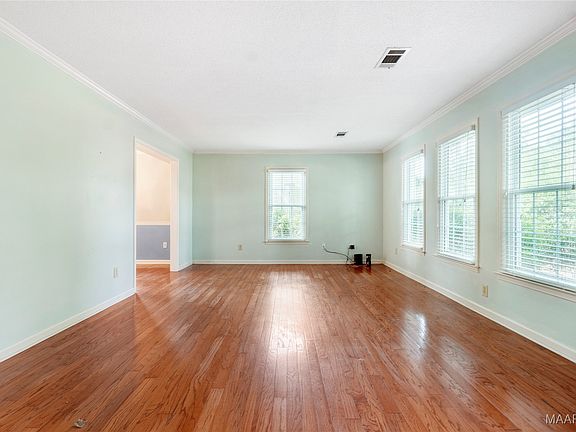 4th image of 184 Fox Hollow Rd