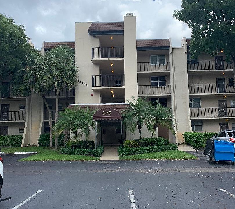 1st image of 9440 Poinciana Pl