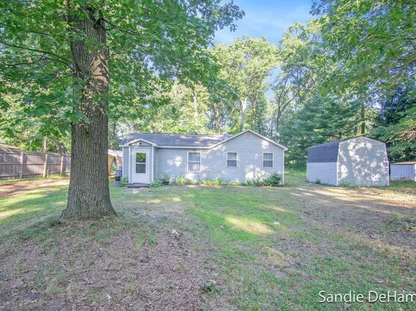 1267 S Chatterson Rd, Muskegon, MI 49442