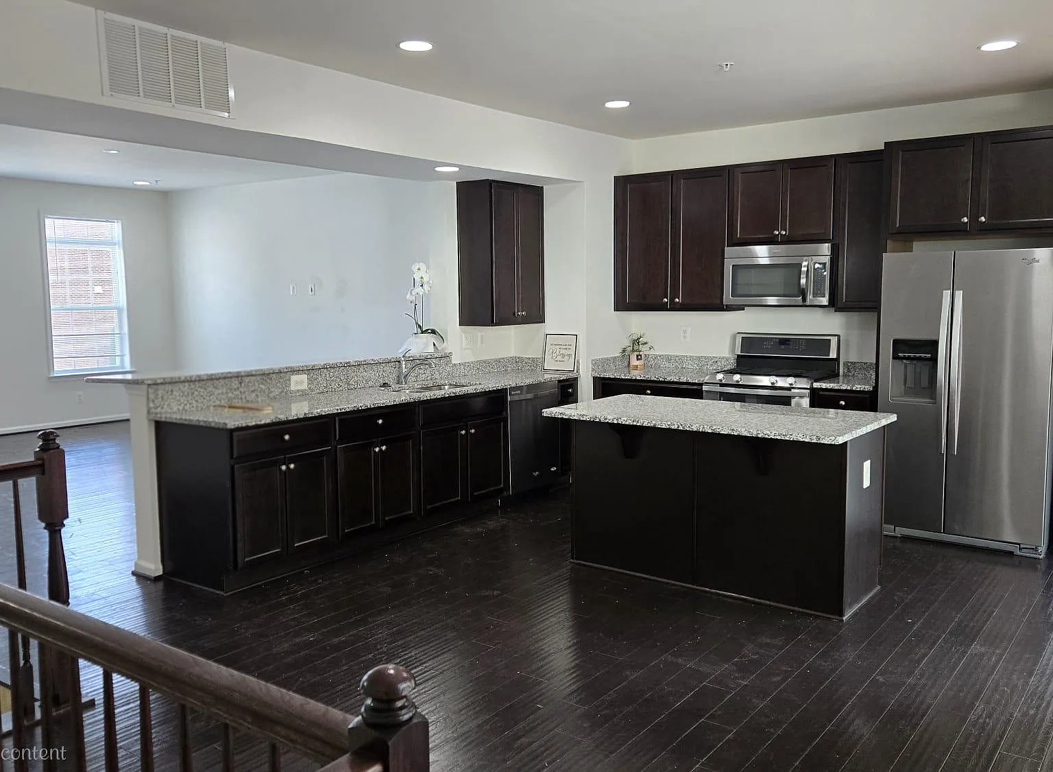 4 bed, 3.5 bath, 2197 sqft, $3,550 — Photo 2