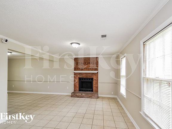 3rd image of 6560 Pine Top Cir N