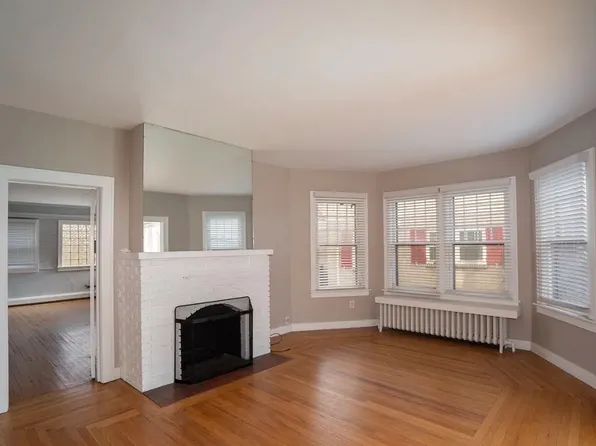 1 McLeod Rd, Troy, NY 12180