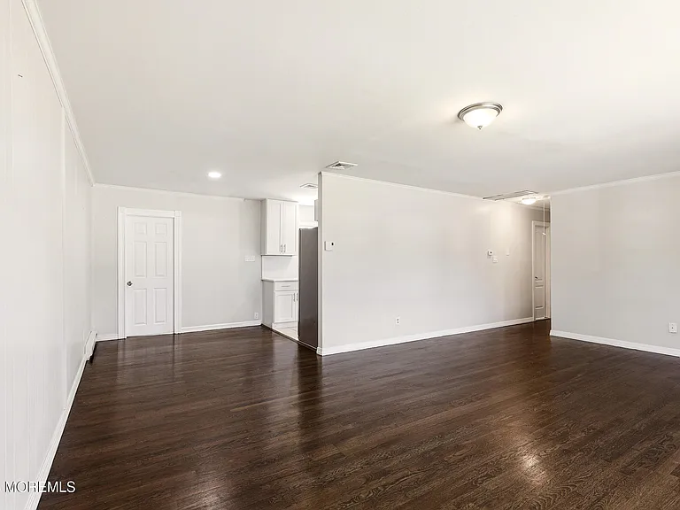 319 Nautilus Blvd — Photo 8