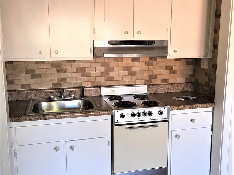 LaSalle Apartments — Photo 23