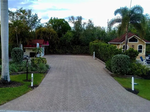 4798 Southern Breeze DR, NAPLES, FL 34114