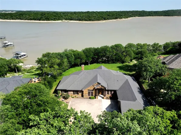 140 Moonlight Bay, Chico, TX 76431