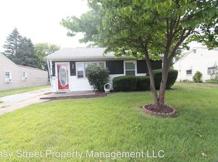 1016 S Zenith Ave, Davenport, IA 52802