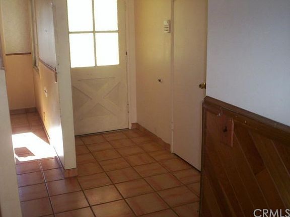 ENTRY WAY FROM LIVING ROOM