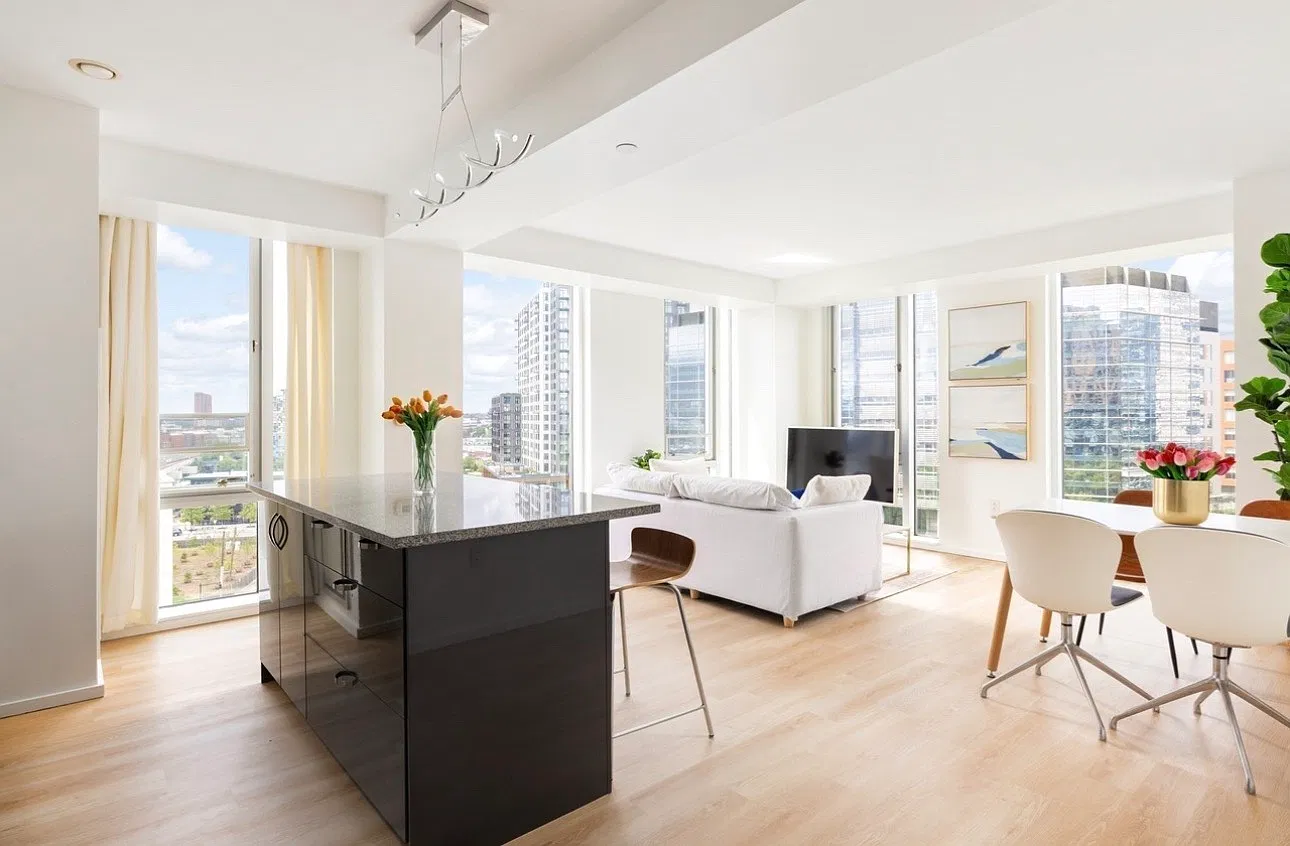 2 bed, 951 sqft, $4,200 — Photo 1