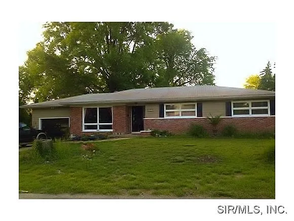 9 Fieldcrest Dr photo 1